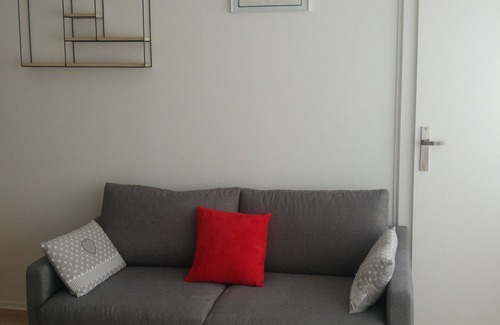 Thonon-les-Bains Apartment | Spacious Two-Room Apartment with Ocean View in Thonon les Bains