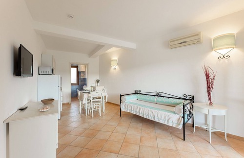 Aglientu Apartment | Pet-Friendly Retreat for 4 at Residence Baia dei Mirti