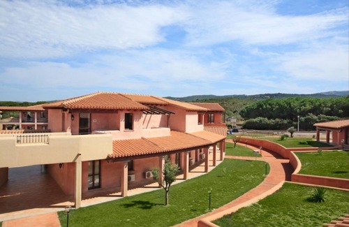 Aglientu Apartment | Pet-Friendly Retreat for 4 at Residence Baia dei Mirti
