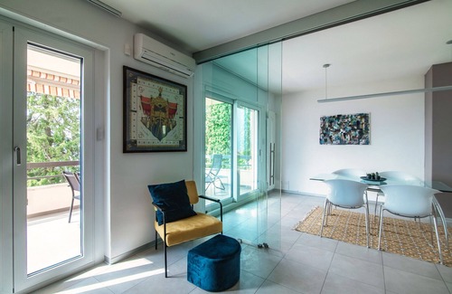 Castagnola Apartment | Two-room apartment with terrace and Lugano lake view (GOCCIA DI LAGO)