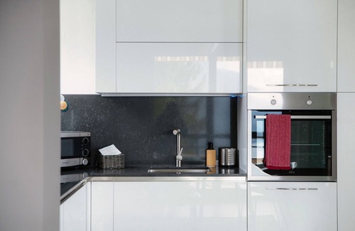 Castagnola Apartment | Two-room apartment with terrace and Lugano lake view (GOCCIA DI LAGO)