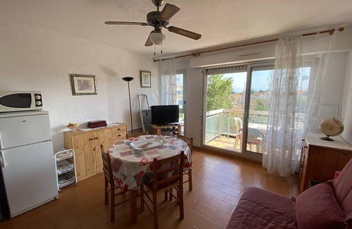 Le Port Apartment | Cozy Apartment Canet-Plage with Ocean View and Spa
