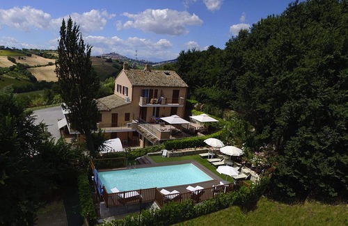 Capodarco Cottage | Relaxing Two-Room Apartment at La Casa di Carla with Pool