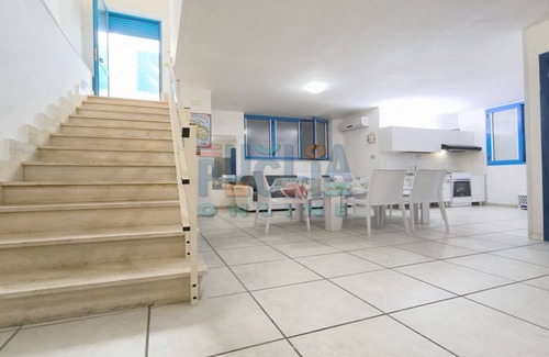 Posto Rosso House | Beachfront Two-Room Blue House Apartment in Red Place