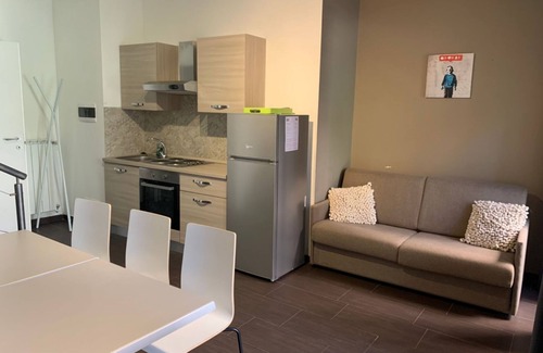 Valenza Apartment | Comfortable Two-Room Suite with Kitchen Amenities