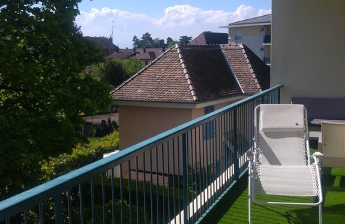 Thonon-les-Bains Apartment | Cozy Two Rooms in Thonon les Bains with Breakfast Included