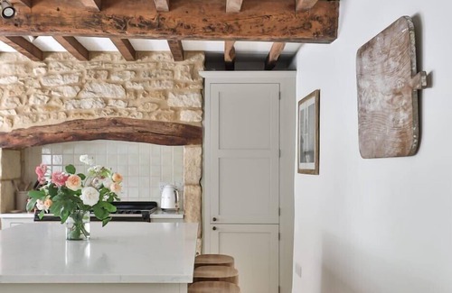 Upper Oddington House | Elegant Cotswold Cottage with Exceptional Guest Ratings
