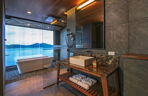Coron Town Proper Hotel | Discover Two Seasons Coron Bayside Hotel: Rated 9.2/10