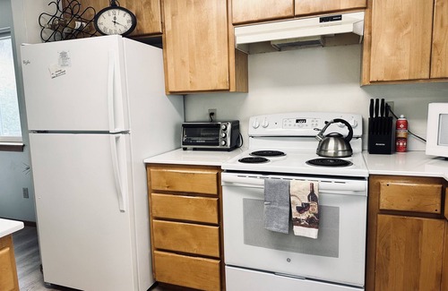 Corvallis House | Ideal Two Side-by-Side Dwellings for Large Groups
