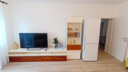 Seget Donji Apartment | Beautiful Two Sisters Apartments with Oceanfront Views