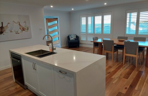 Dee Why House | Beachfront Retreat on Dee Why Headland with Pool & Ocean View