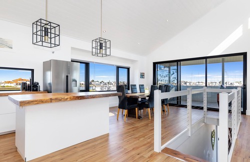 Geographe House | Two-Storey with Marina Views