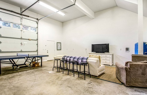 Oak Harbor House | Two-story, bayfront home with WiFi, washer/dryer, & views - walk to the beach