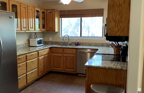 Brackettville House | Scenic Two-Story Home Overlooking Las Moras Creek