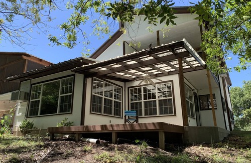 Brackettville House | Scenic Two-Story Home Overlooking Las Moras Creek
