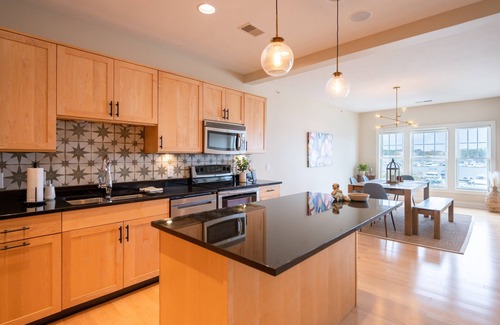 Spring Lake Condo | Upscale Condo with Breathtaking Lake Views & Pool Access