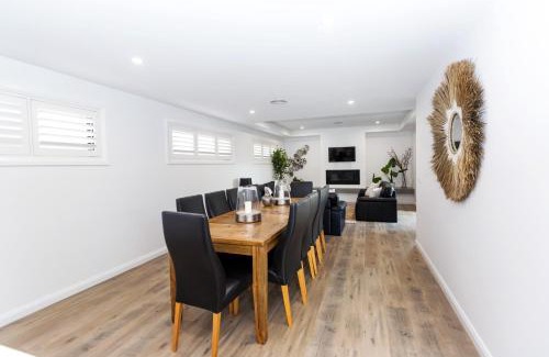 Wagga Wagga Apartment | Inviting TWO TEN: Family-Friendly CBD Retreat for 10 Guests