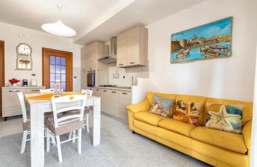 Lido Apartment | Relaxing Terrace with Sea View and BBQ for Families