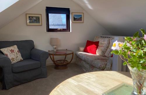Solva House | Pet-Friendly Retreat at Ty Aelwyd - Rated 9/10 by Guests
