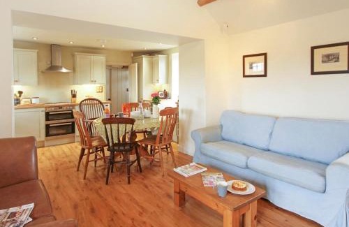 Bodffordd House | Discover Ty Capel Bryntwrog: Pet-Friendly Retreat with 9/10 Rating