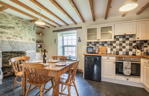 Snowdonia National Park Area Cottage | Family-Friendly TY CAPEL JERIWSALEM with Cozy Open Fire