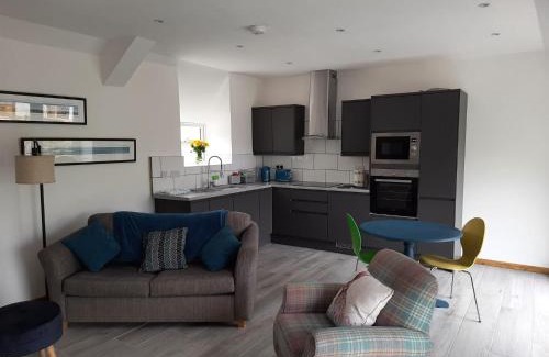 Gwynedd- Snowdonia Apartment | Rated 9/10: Discover Ty Carreg Bach for Your Getaway