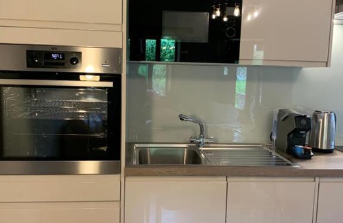 Tongwynlais Apartment | Cozy Ty Carreg Fach Cottage in Cardiff - 4 Star Staycation