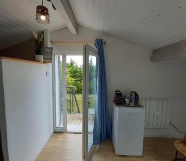 Carignan-de-Bordeaux Bed & Breakfast | Relax at Ty'Château Carignan de Bordeaux B&B with Pool