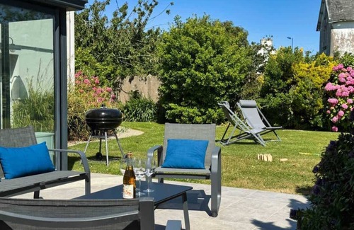 Plougasnou House | Ty Cléo - Family-Friendly Retreat by the Ocean and Town