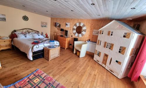 Plumeliau House | Ocean View Retreat at Ty Cosy - Guest Rated 10/10