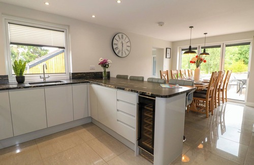 Matlock Cottage | Ty Gambo