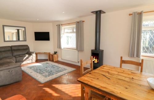 Tyn-y-Gongl House | Discover Ty Garth: Pet & Child Friendly 4-Star Escape