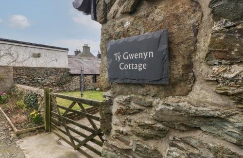 Rhydwyn House | Relaxing Retreat at Ty Gwenyn - Pet & Child Friendly Stay