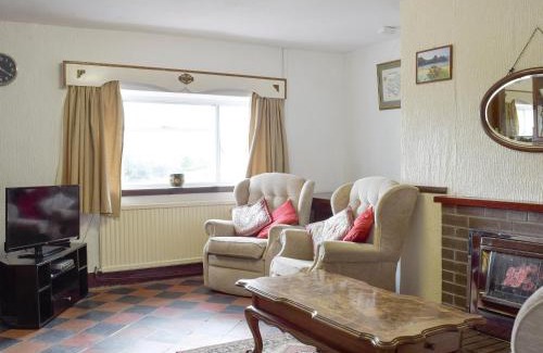 Pont Yates House | Top-Rated Ty-gwyn: Family and Pet-Friendly Getaway