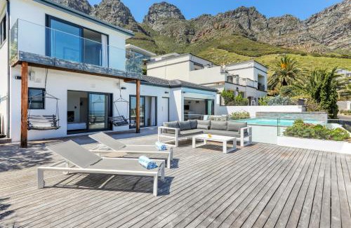 Camps Bay Villa | Discover Ty Gwyn: A 4-Star Retreat with Inviting Pool