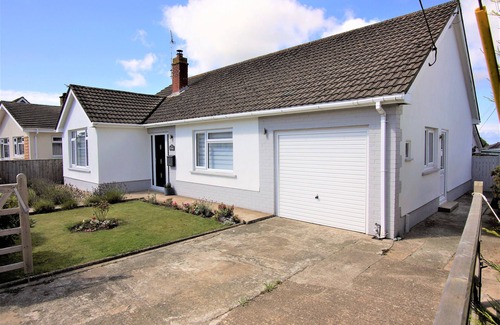 St Davids House | Family-Friendly Tŷ Haf in Central St Davids with Parking
