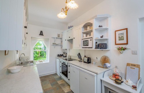 Llanddaniel Fab House | Ty Het: 5-Star Haven for Families with Perfect Reviews