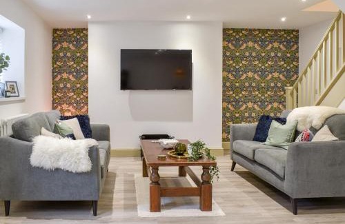 Rhyd-y-clafdy House | Family-Friendly Stay at Ty John with Pet Amenities