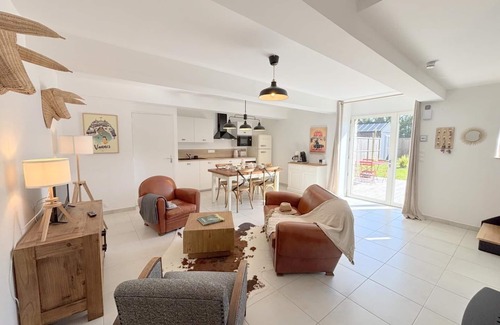 Surzur House | Cozy Oceanfront Gîte - Ty Kergo in Surzur Awaits You