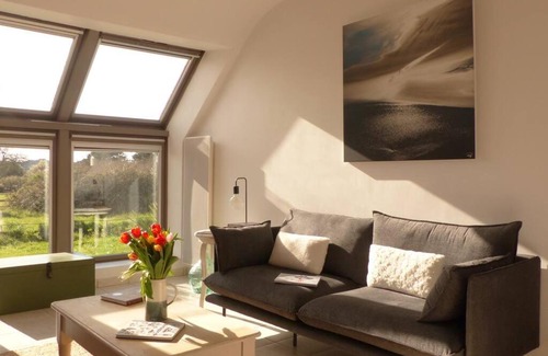 Locmariaquer House | Relax at Ty Kerigan, 4-Star Beachside Family Retreat