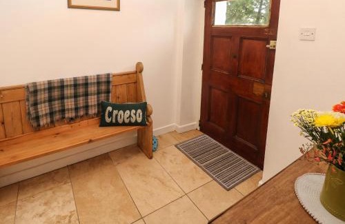 Crosswell House | Family-Friendly Retreat at Ty Llwyd - Rated 9/10 by Guests