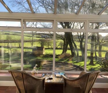 Haverfordwest Bed & Breakfast | Discover Ty Llwyd: 4-Star Stay with Family-Friendly Amenities