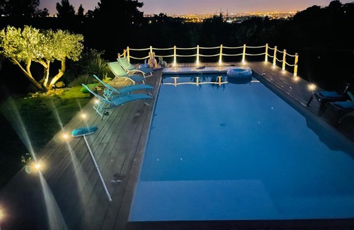 Montrabe Bed & Breakfast | Inviting Retreat at Ty Logis with Pool Access & 9/10 Rating
