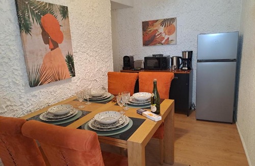 Saint-Pol-de-Leon Apartment | Family-Friendly Stay at TY MA GOURDADOU - Rated 9.1/10