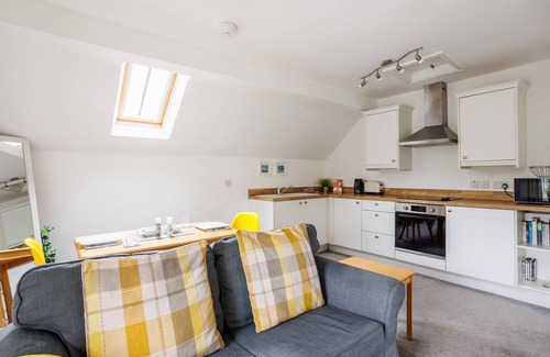 Ty Croes Cottage | Pet-Friendly Ty Mabon: Cozy First Floor Apartment in Aberffraw