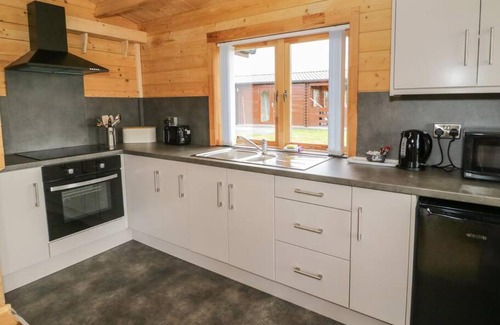 Dwyran Ski Chalet | Discover Ty Mai: Family and Pet Friendly Retreat