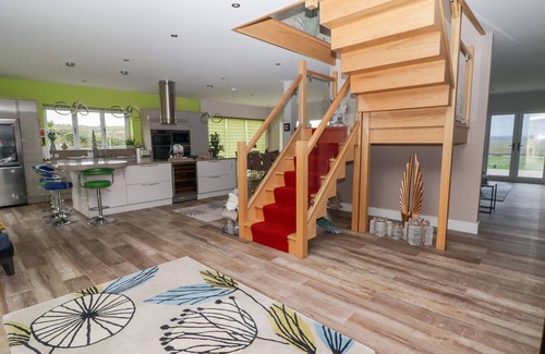 Llanrhidian Higher Cottage | Pet-Friendly TY MARLYN: Relaxing Holiday Cottage Retreat