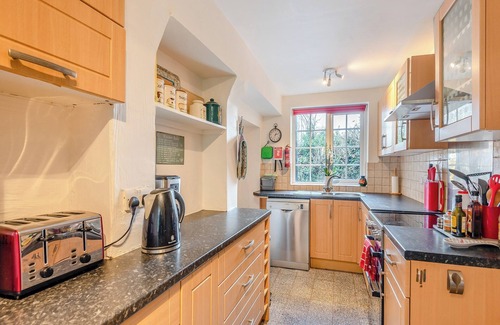Tremeirchion Cottage | Ideal Getaway for 6 Guests with Kitchen and Pet-Friendly Perks