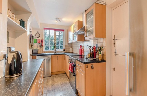 Tremeirchion Cottage | Ideal Getaway for 6 Guests with Kitchen and Pet-Friendly Perks