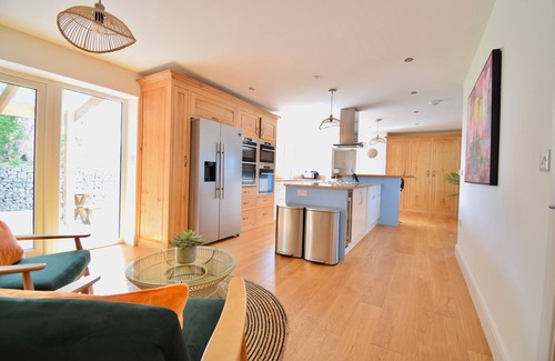 New Quay House | Pet-Friendly TY NI Cottage with Hot Tub in New Quay